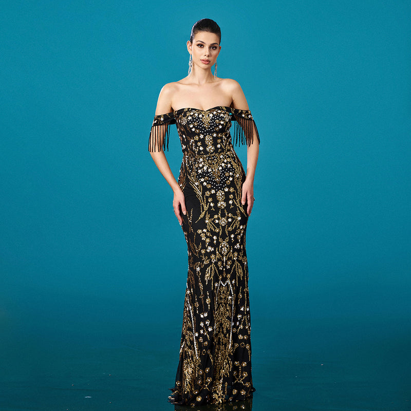 Beautifully Finished Dress in a Timeless Design