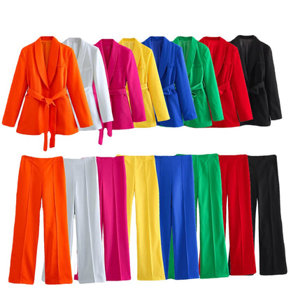 Effortlessly Elegant Pants with a Timeless Design