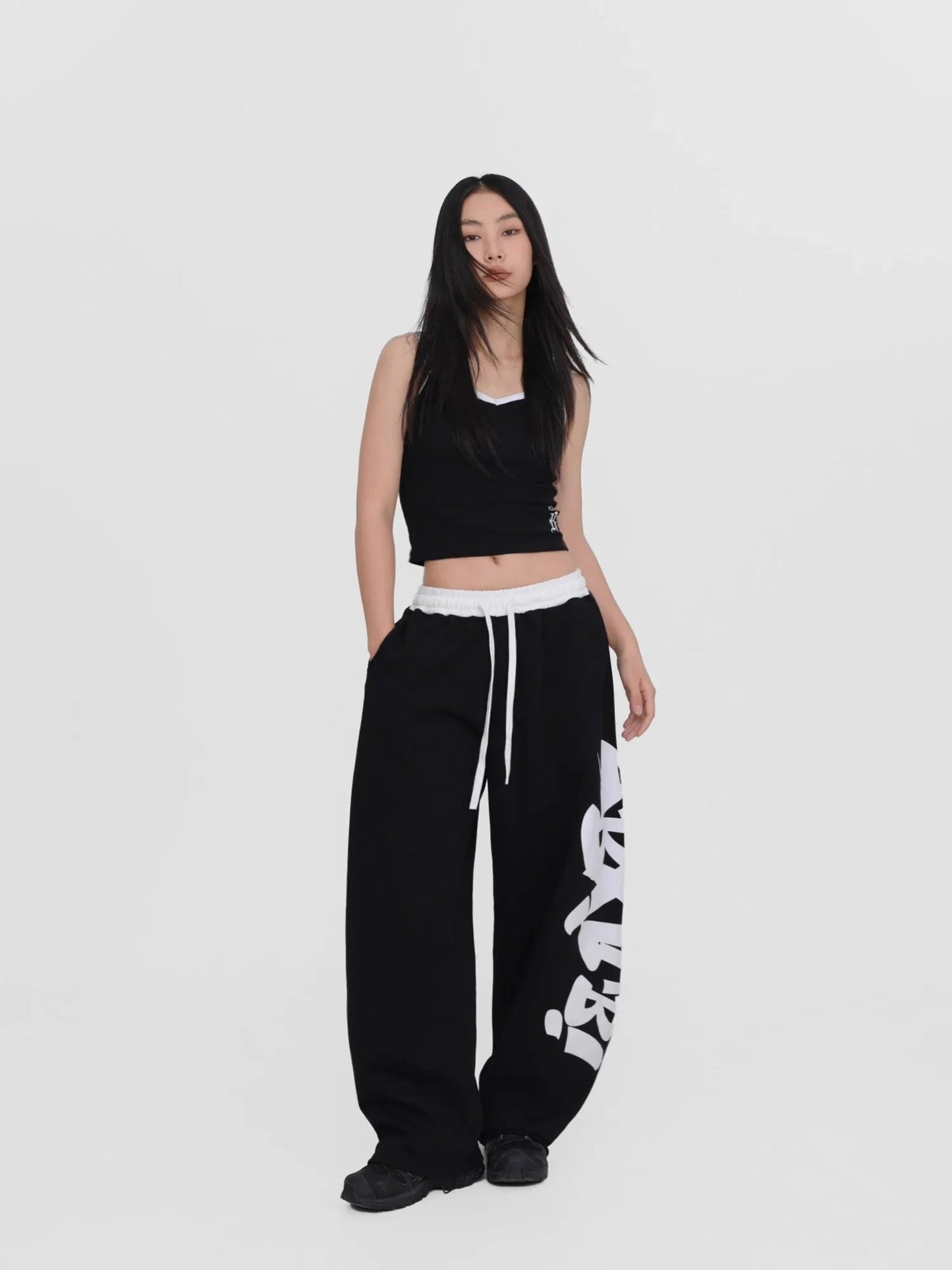 Elegantly Styled Pants for Everyday Wear