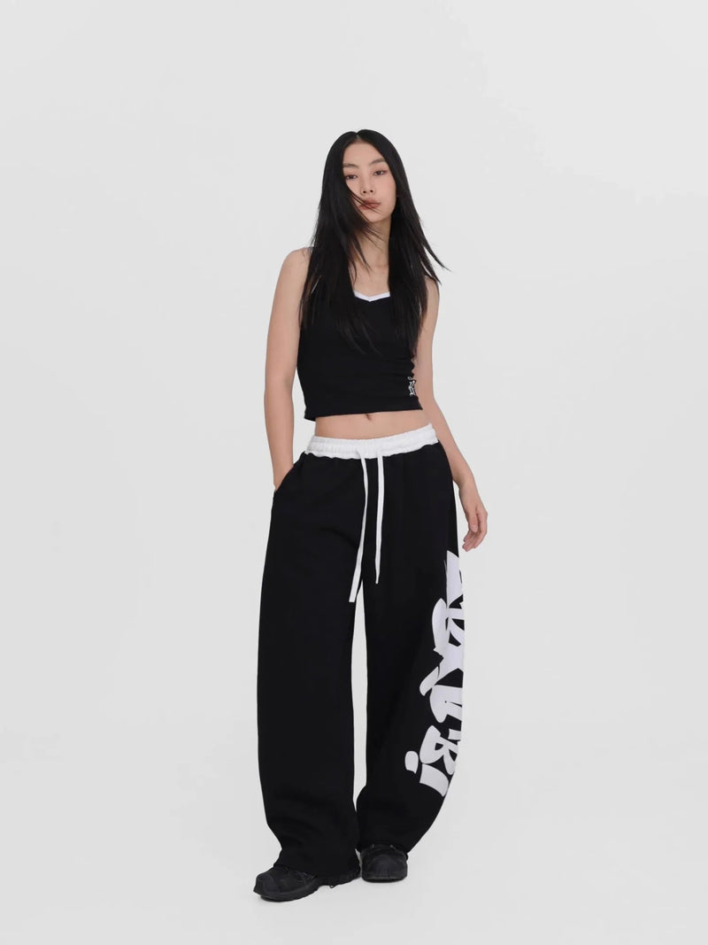 Elegantly Styled Pants for Everyday Wear