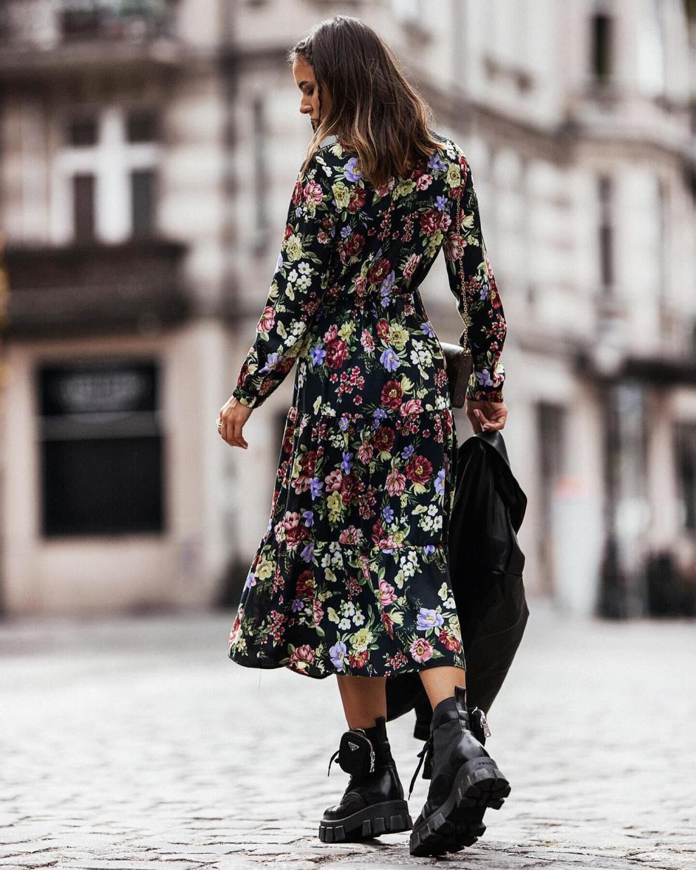 Classic Vintage Dress with a Flattering Fit