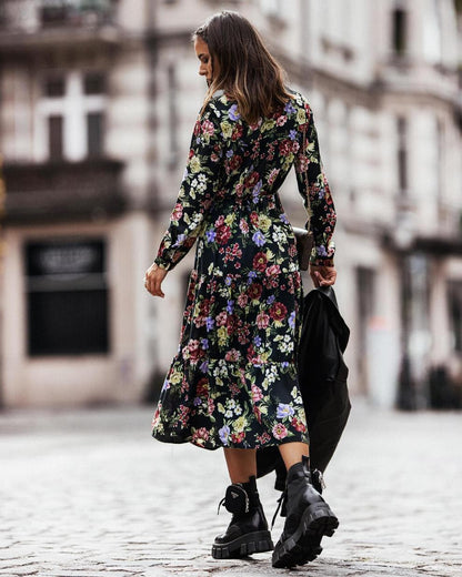 Classic Vintage Dress with a Flattering Fit