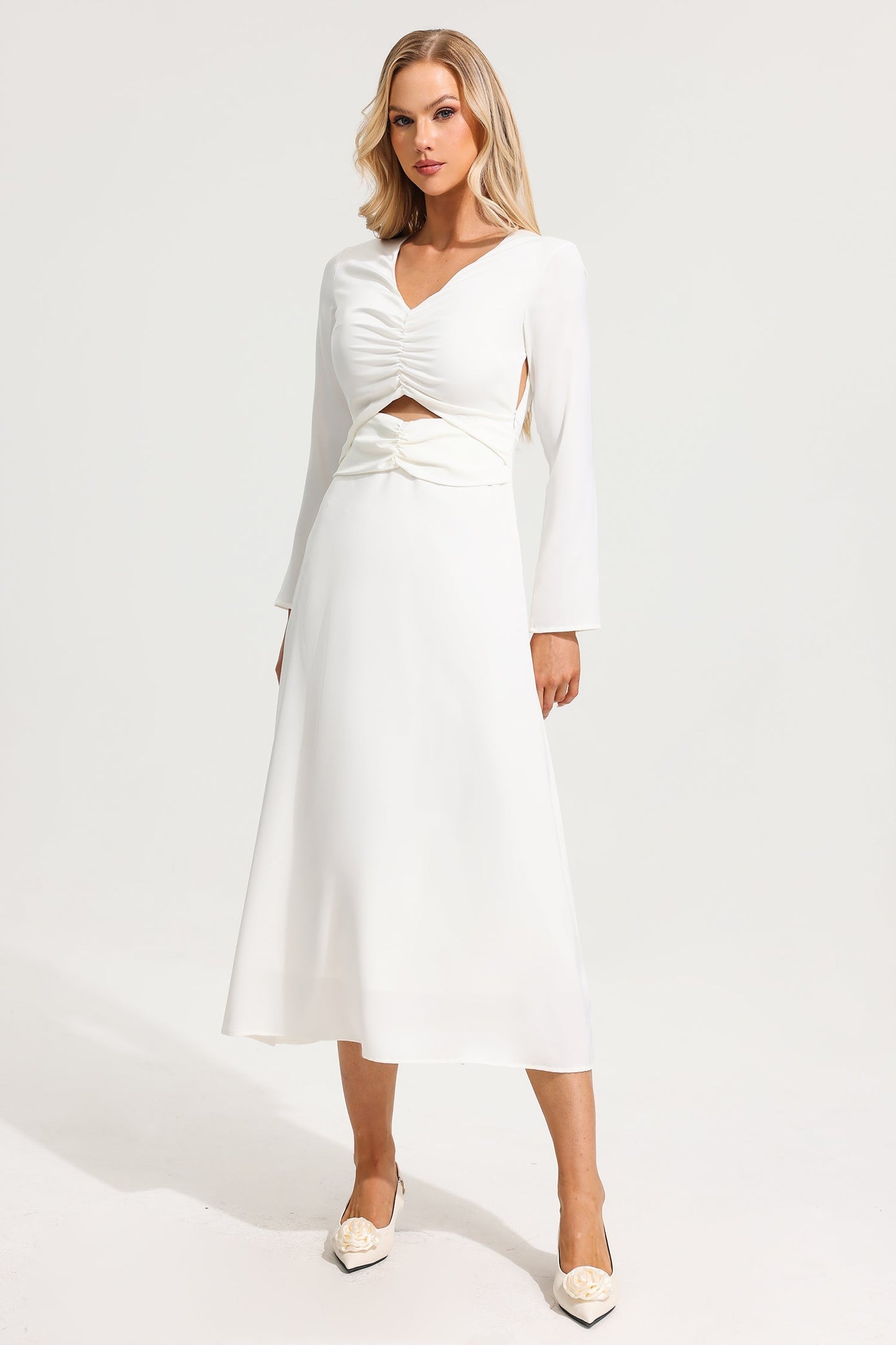 Well Tailored Dress with a Graceful Silhouette