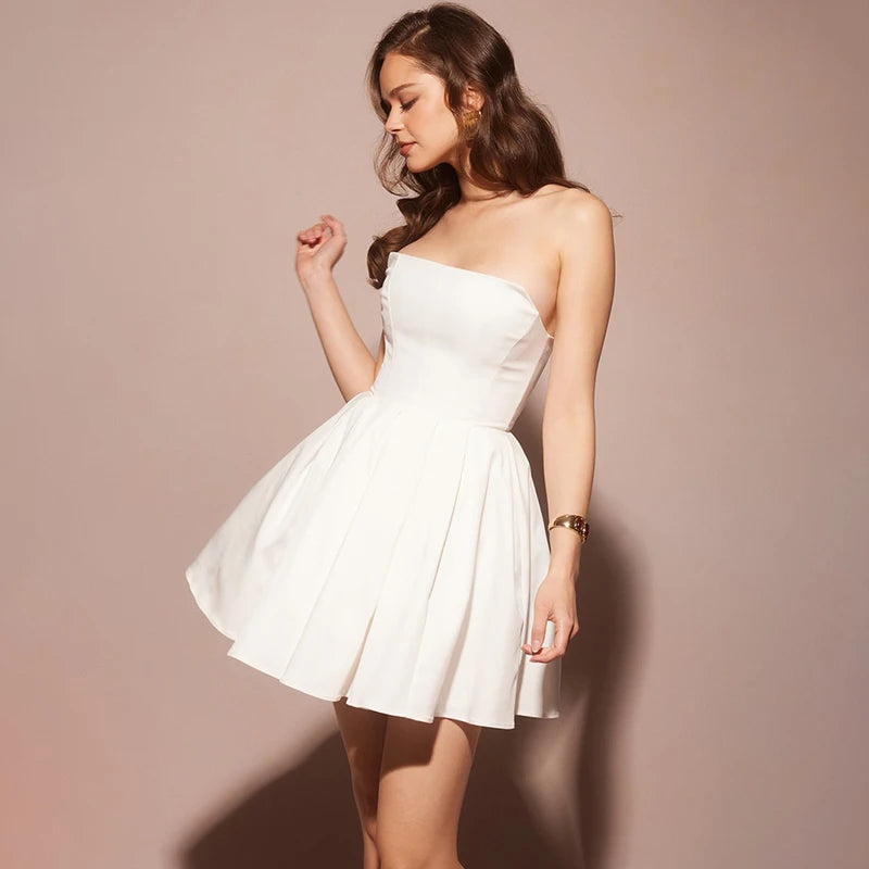 Well Tailored Dress with a Graceful Silhouette