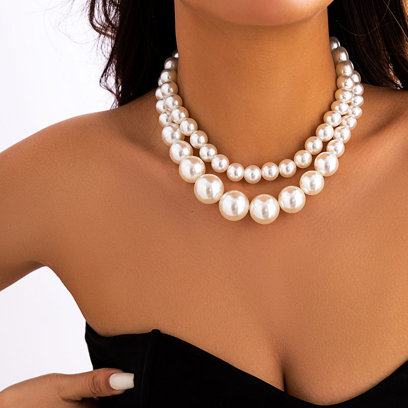 Classic Pearl Necklace with Timeless Appeal