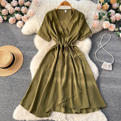 Effortlessly Elegant Dress with a Timeless Design