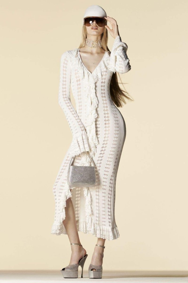 Beautifully Finished Dress in a Timeless Design