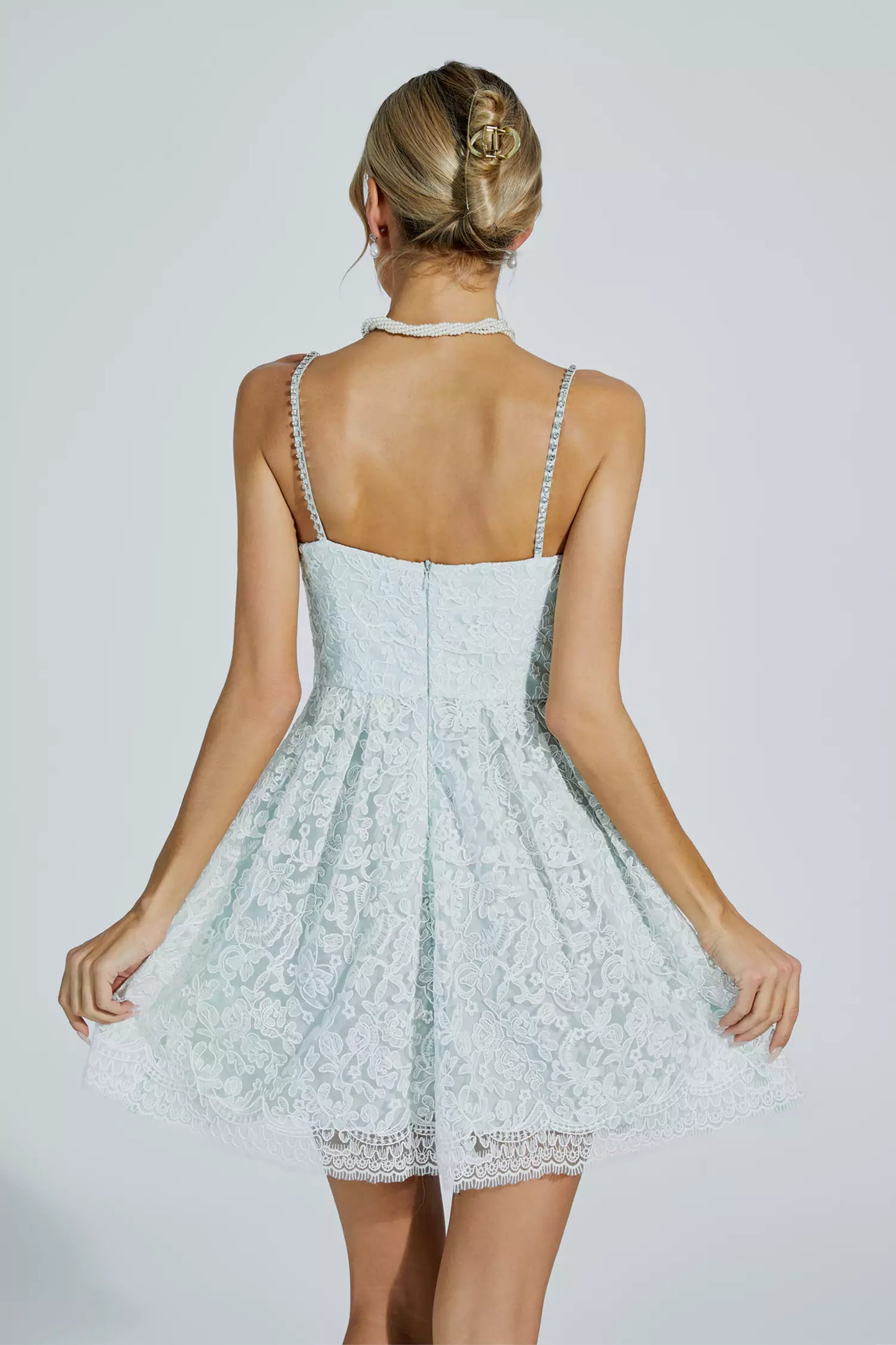 Well Tailored Dress with a Graceful Silhouette