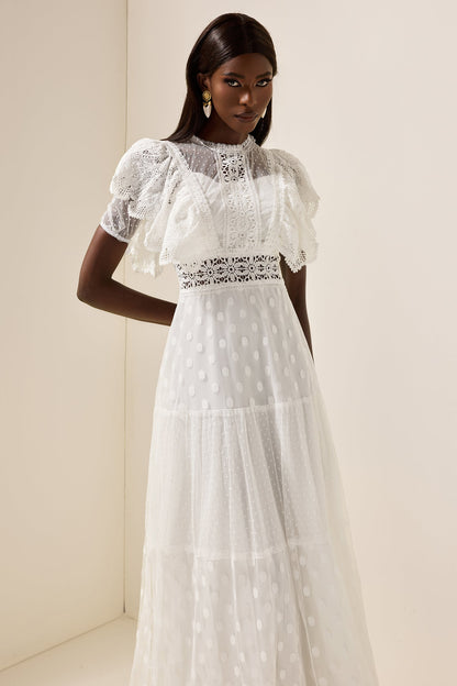 Effortlessly Elegant Dress with a Timeless Design