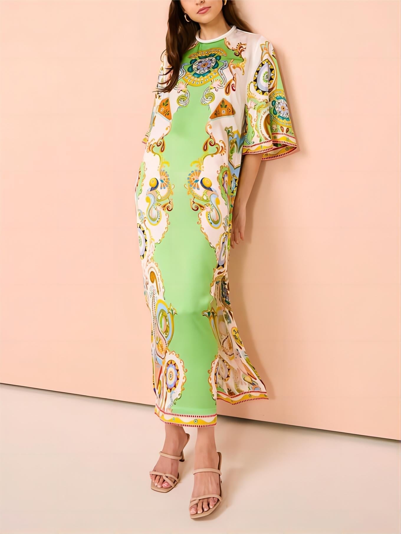 Beautifully Finished Dress in a Timeless Design