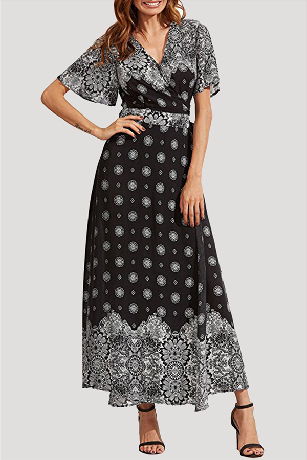 Gracefully Styled Dress for Any Occasion