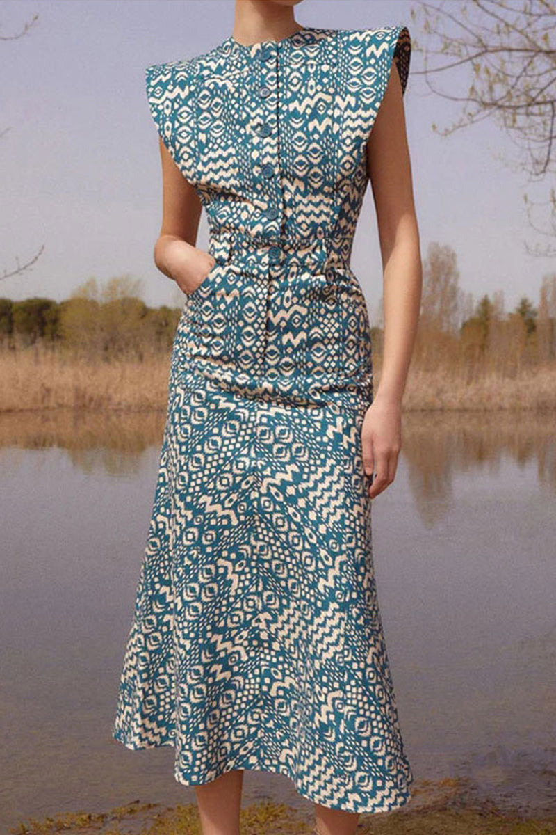 Well Tailored Dress with a Graceful Silhouette