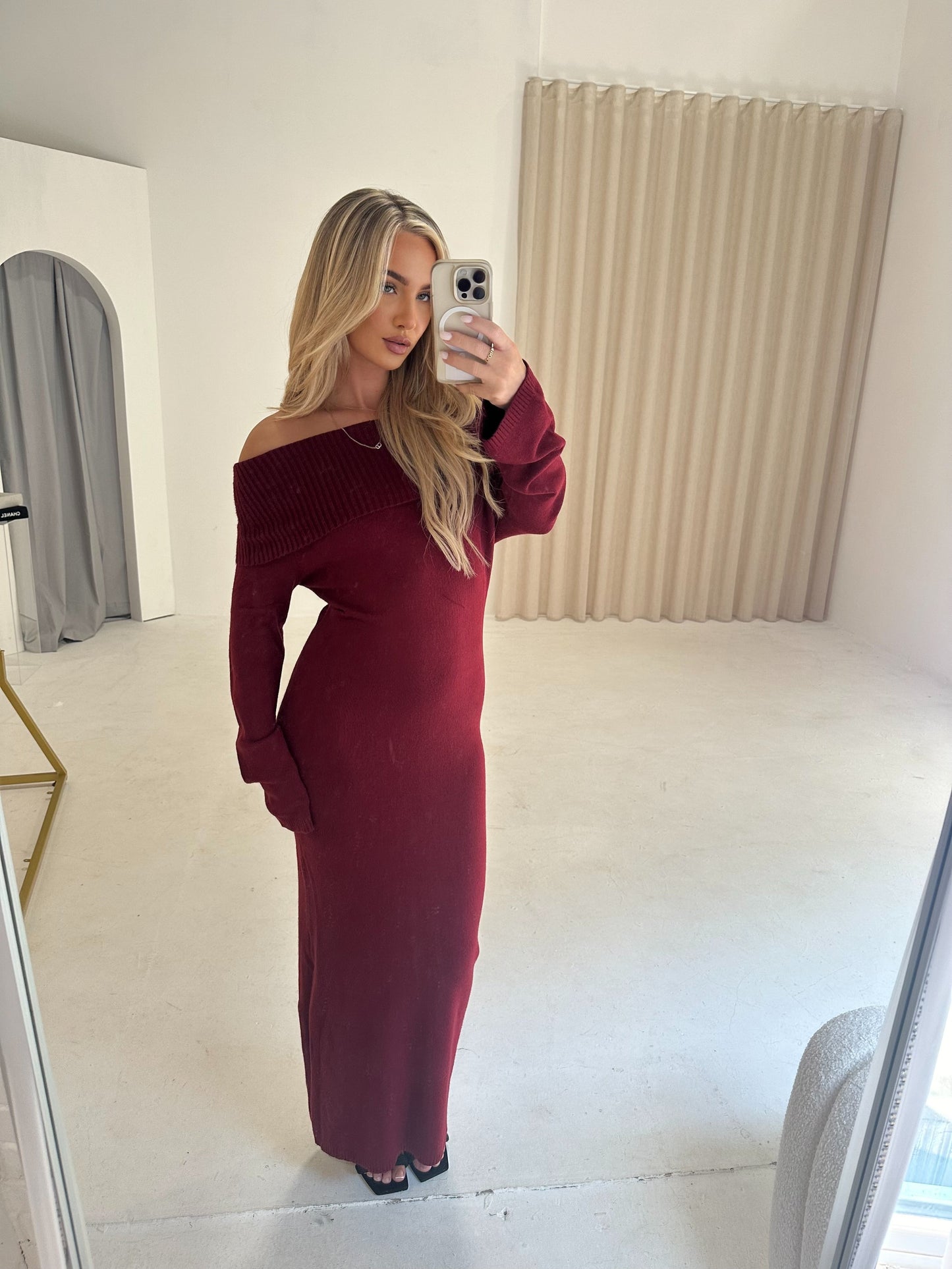 Sophisticated Dress with a Clean Classic Look
