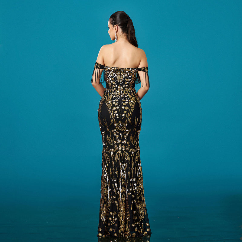Beautifully Finished Dress in a Timeless Design