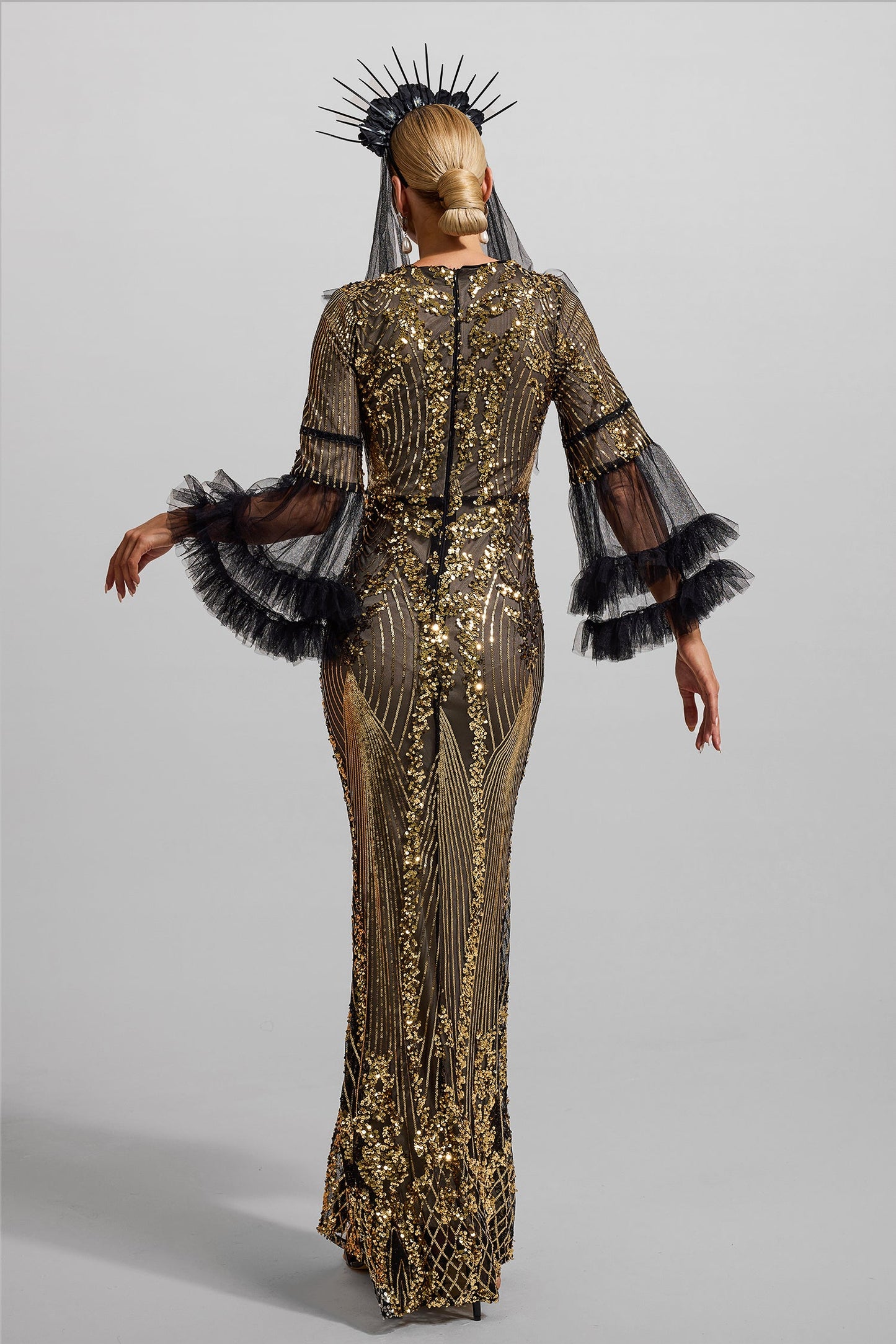 Beautifully Finished Dress in a Timeless Design