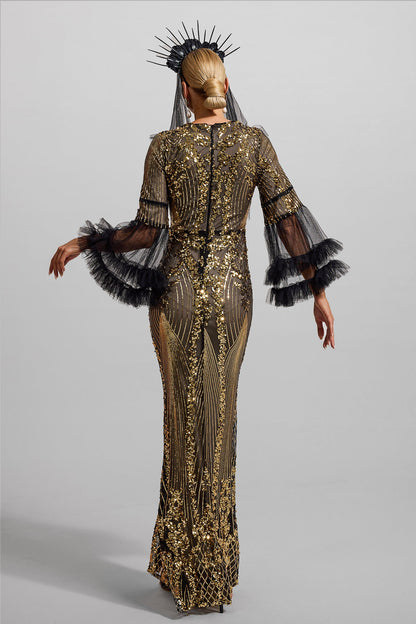 Beautifully Finished Dress in a Timeless Design