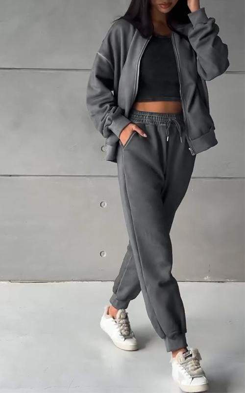 Well Tailored Garment with a Graceful Silhouette