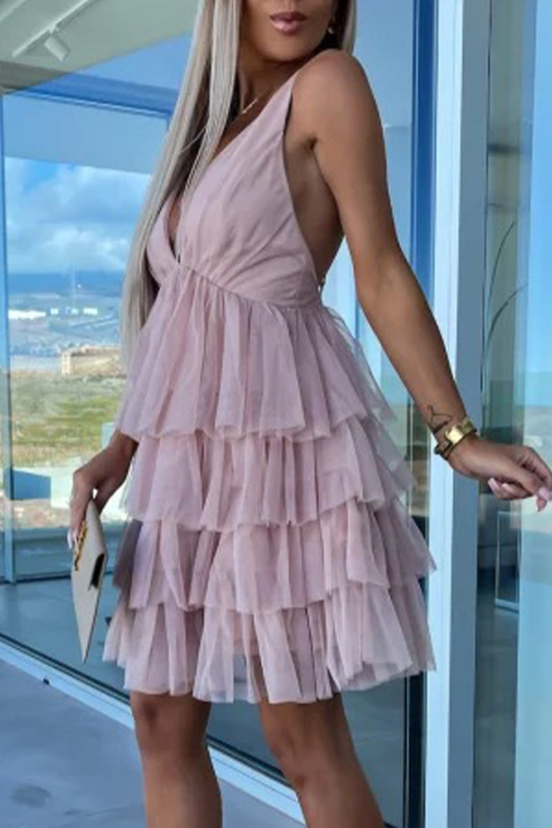Beautifully Finished Dress in a Timeless Design