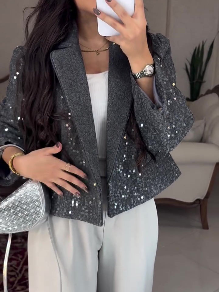 Effortlessly Elegant Jacket with a Timeless Design