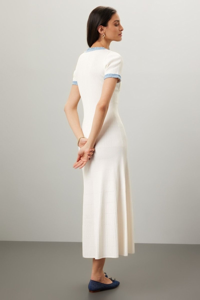 Beautifully Finished Dress in a Timeless Design