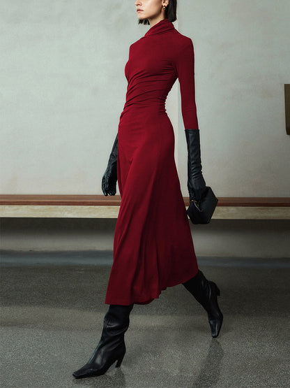 Well Tailored Dress with a Graceful Silhouette
