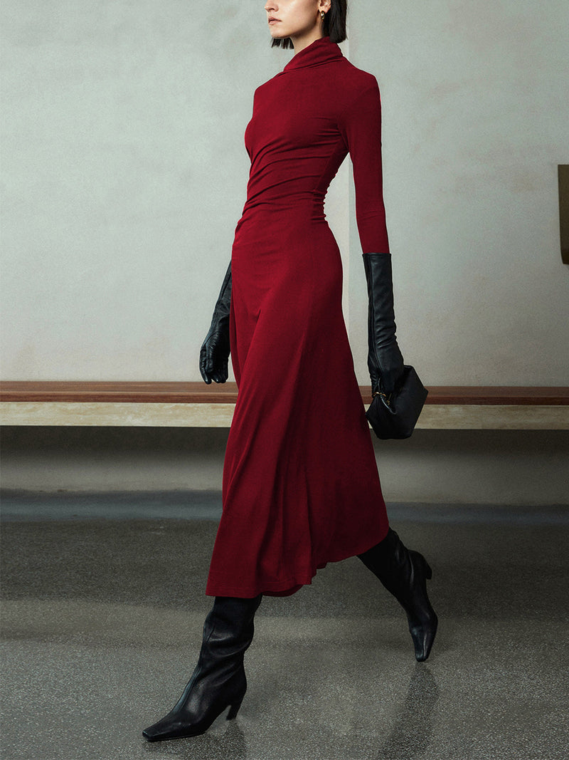 Well Tailored Dress with a Graceful Silhouette