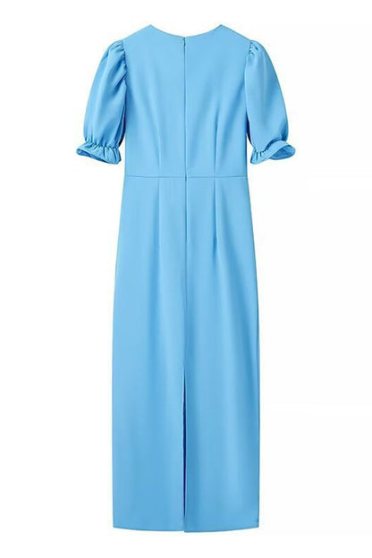 Well Tailored Dress with a Graceful Silhouette