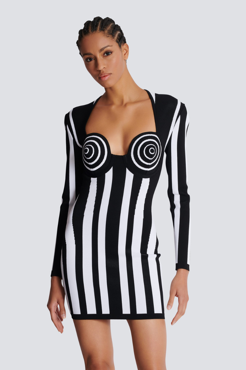 Classic Vintage Dress with a Flattering Fit