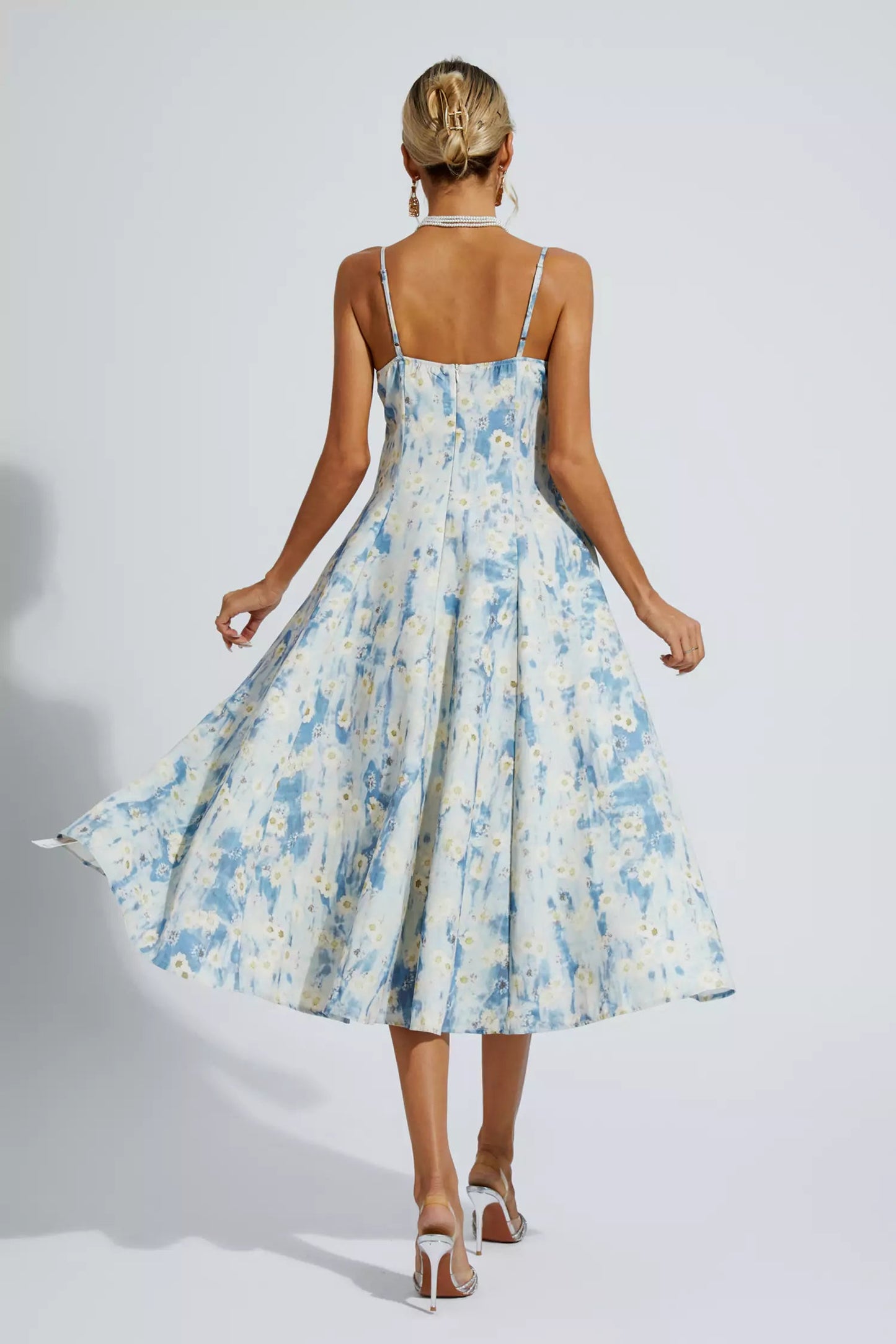 Polished Dress with an Effortless Classic Look