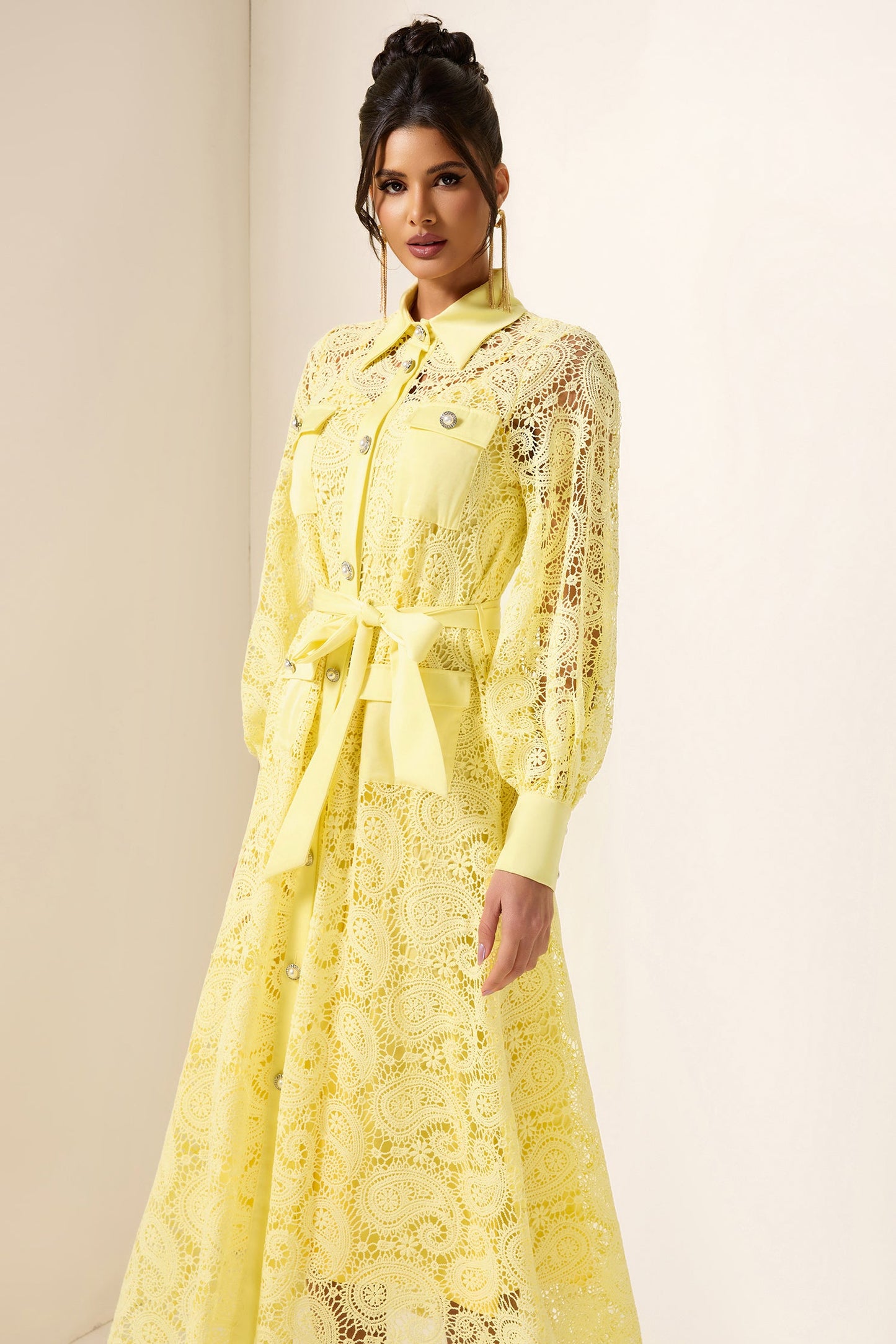 Effortlessly Elegant Dress with a Timeless Design