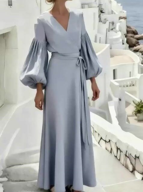 Well Tailored Dress with a Graceful Silhouette