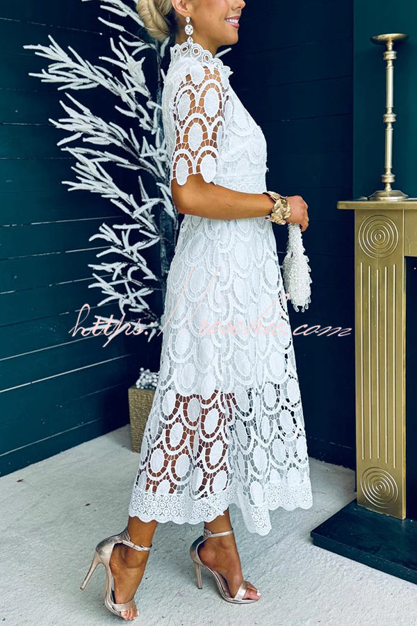 Beautifully Finished Dress in a Timeless Design