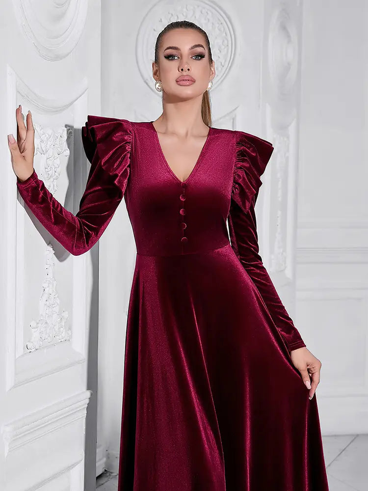 Beautifully Crafted Dress in a Classic Style