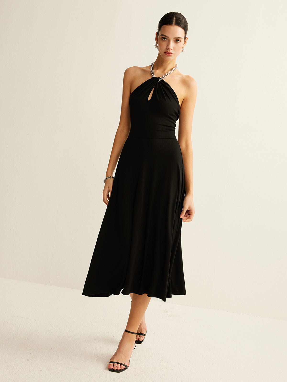 Classic Vintage Dress with a Flattering Fit
