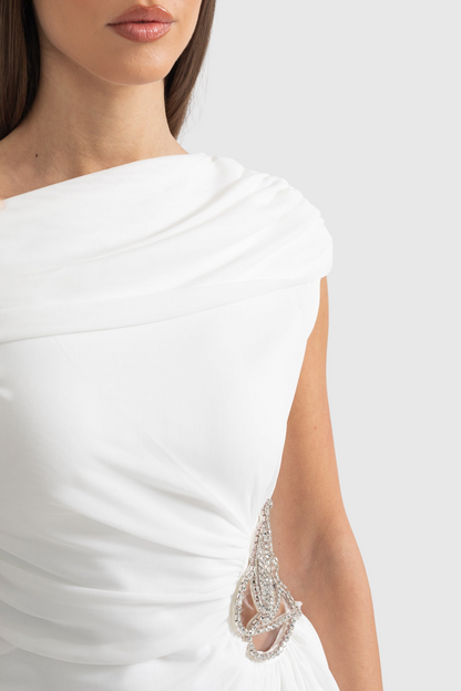 Gracefully Styled Dress for Any Occasion