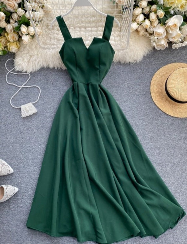 Classic Vintage Dress with a Flattering Fit