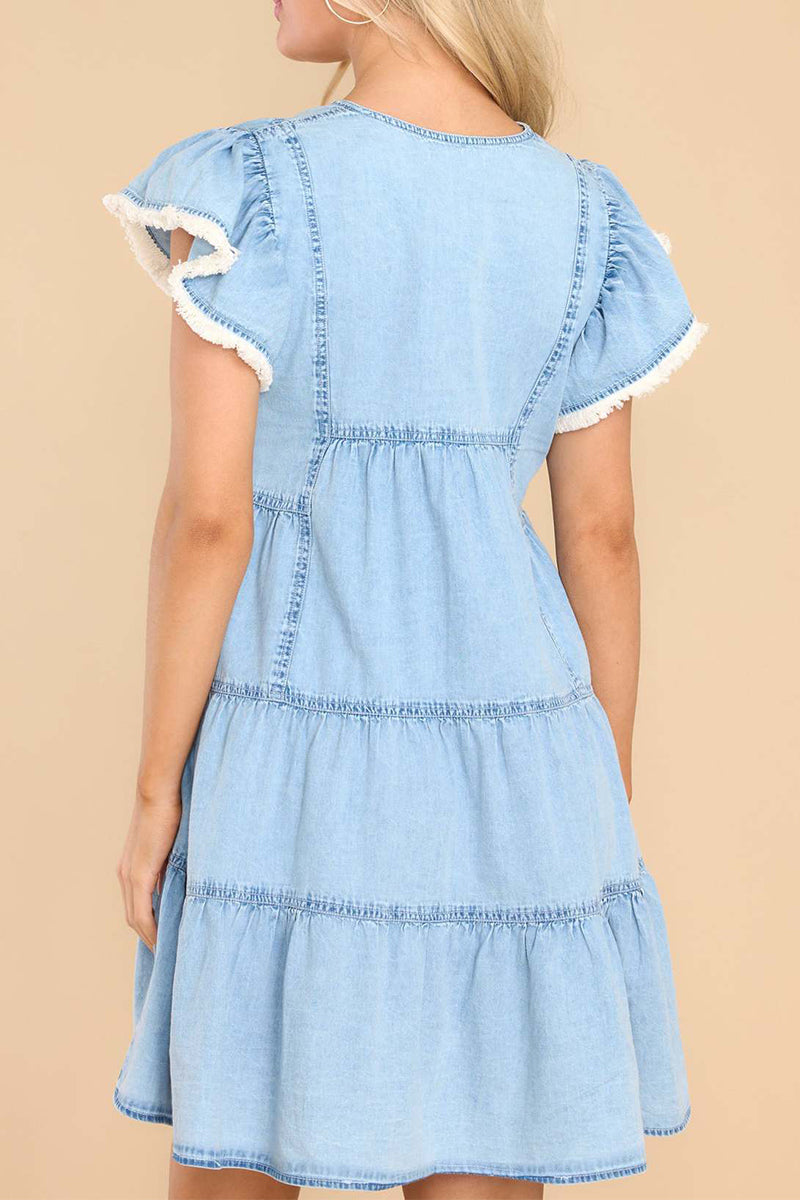 Effortlessly Elegant Dress with a Timeless Design