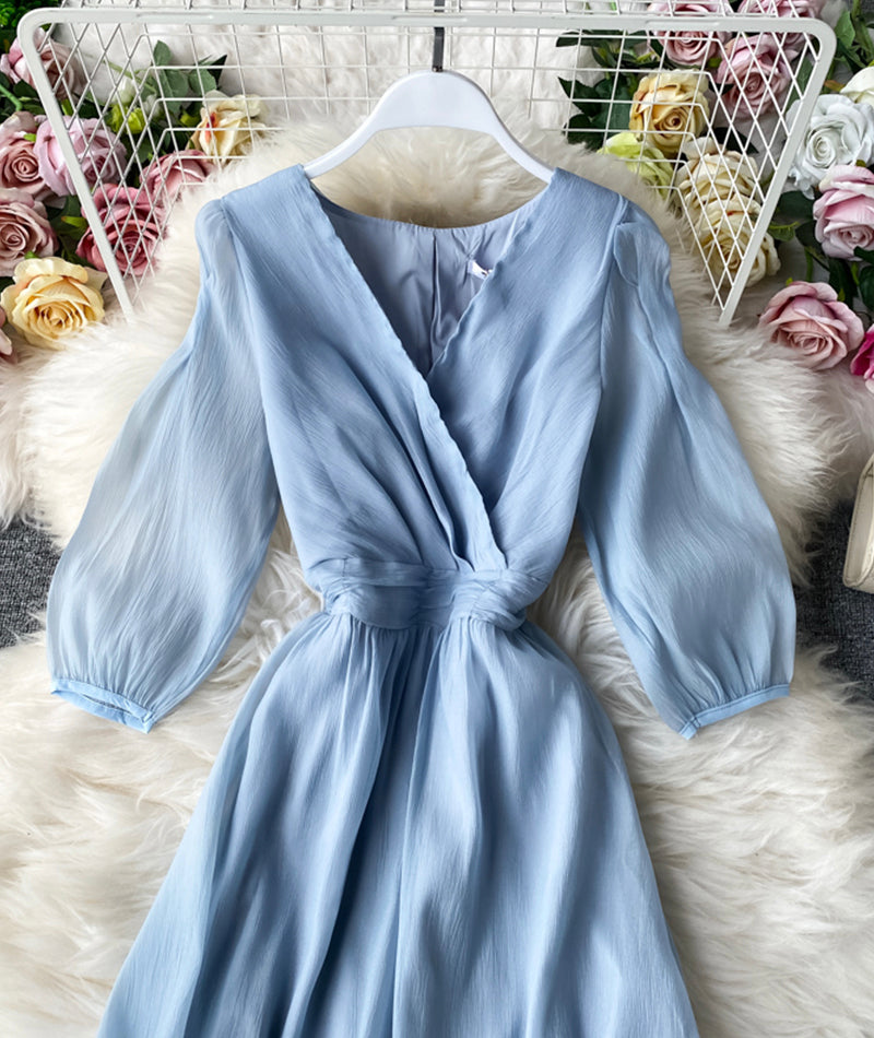 Beautifully Finished Dress in a Timeless Design