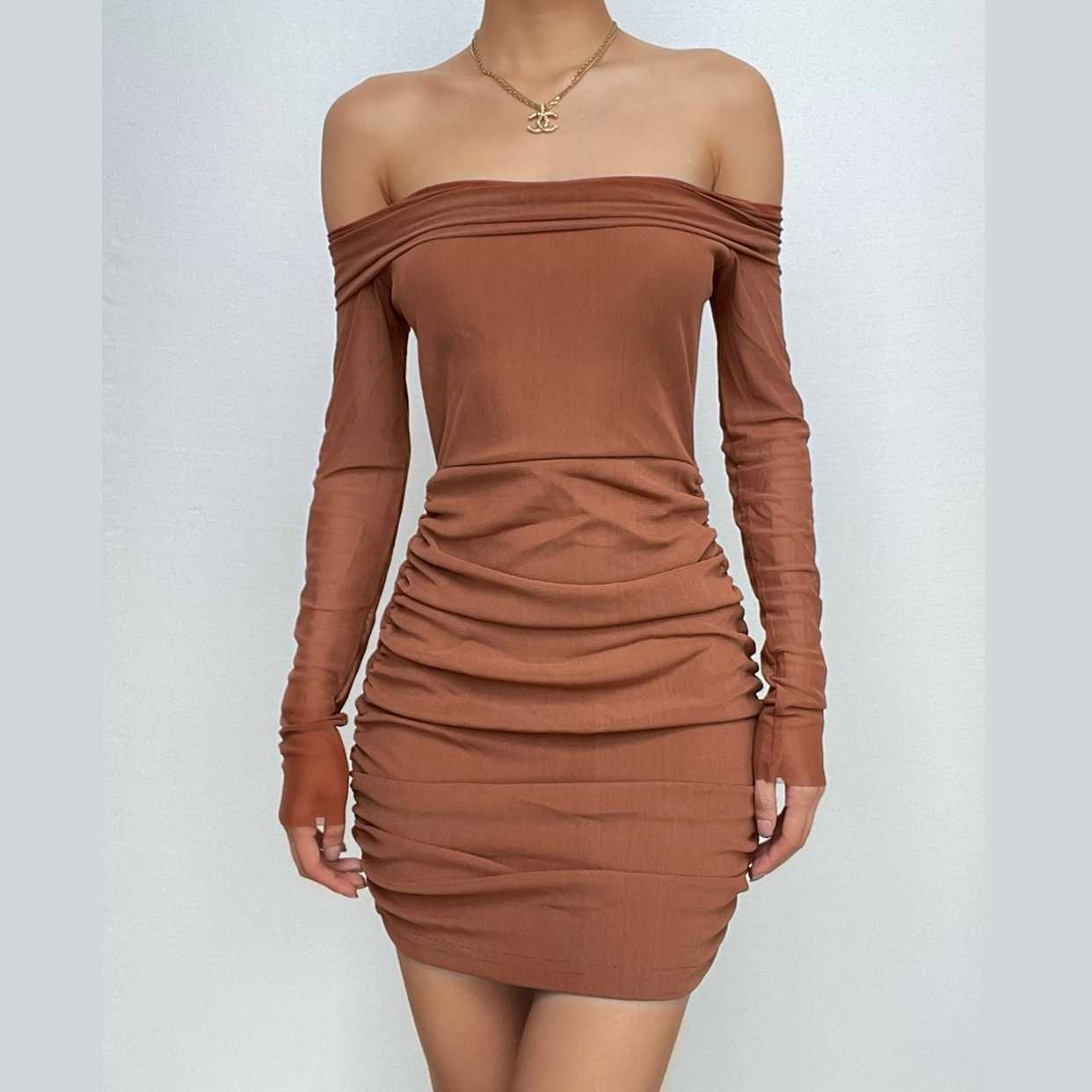 Effortlessly Elegant Dress with a Timeless Design