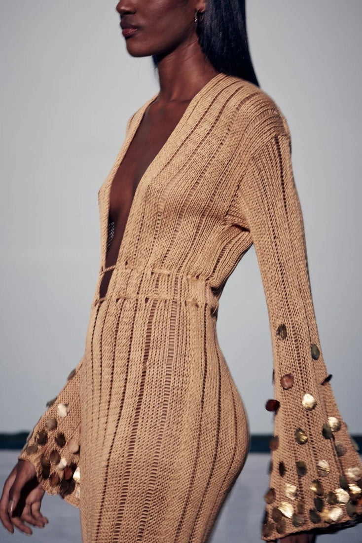 Beautifully Finished Dress in a Timeless Design
