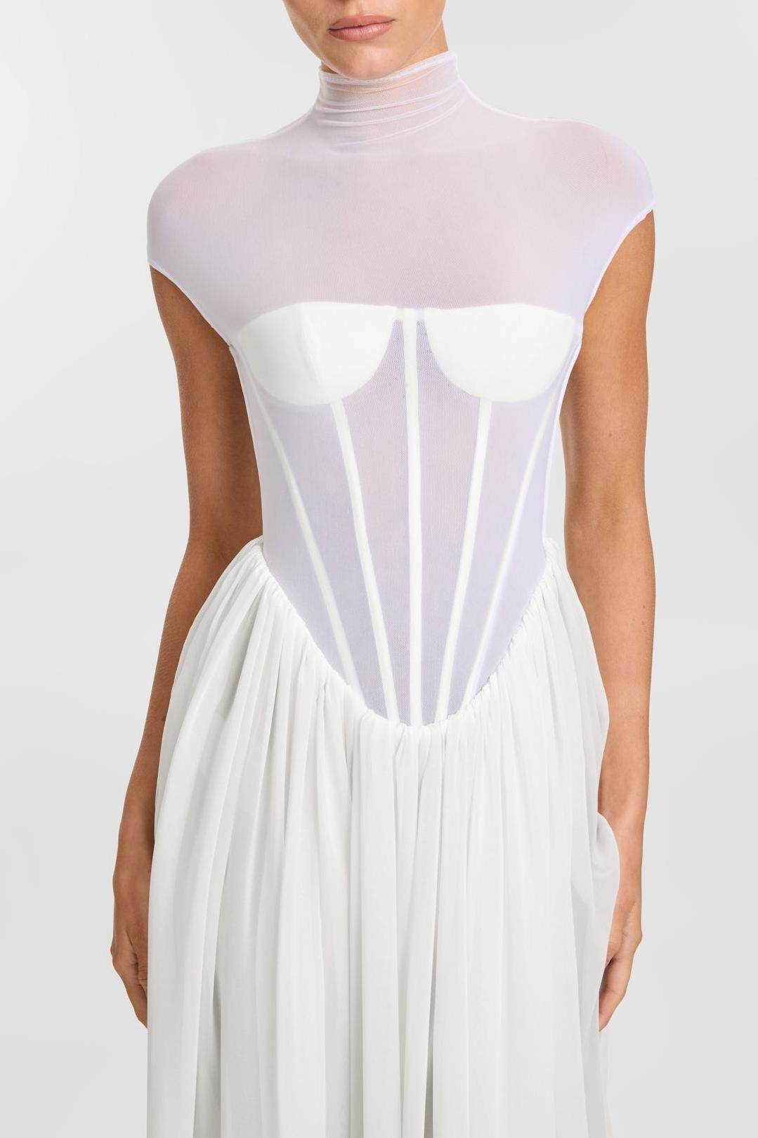 Beautifully Finished Dress in a Timeless Design