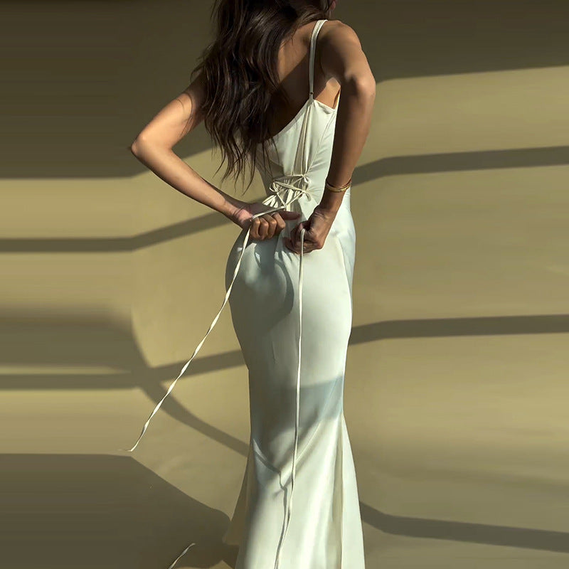 Effortlessly Elegant Dress with a Timeless Design