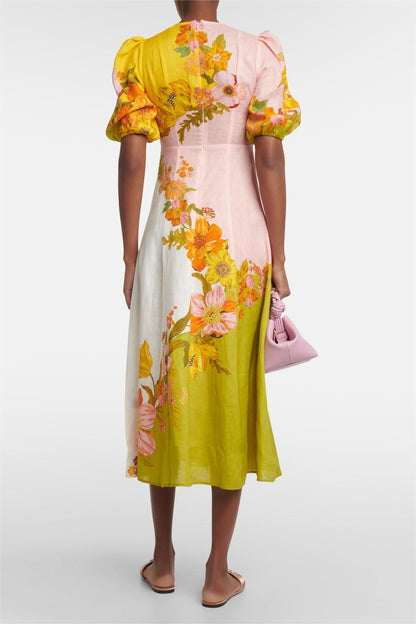 Classic Vintage Dress with a Flattering Fit