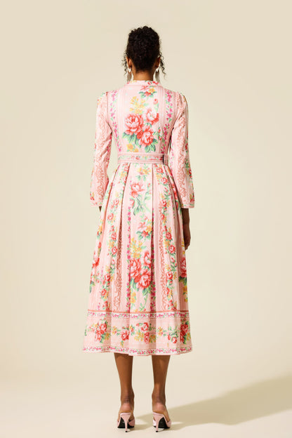 Classic Vintage Dress with a Flattering Fit