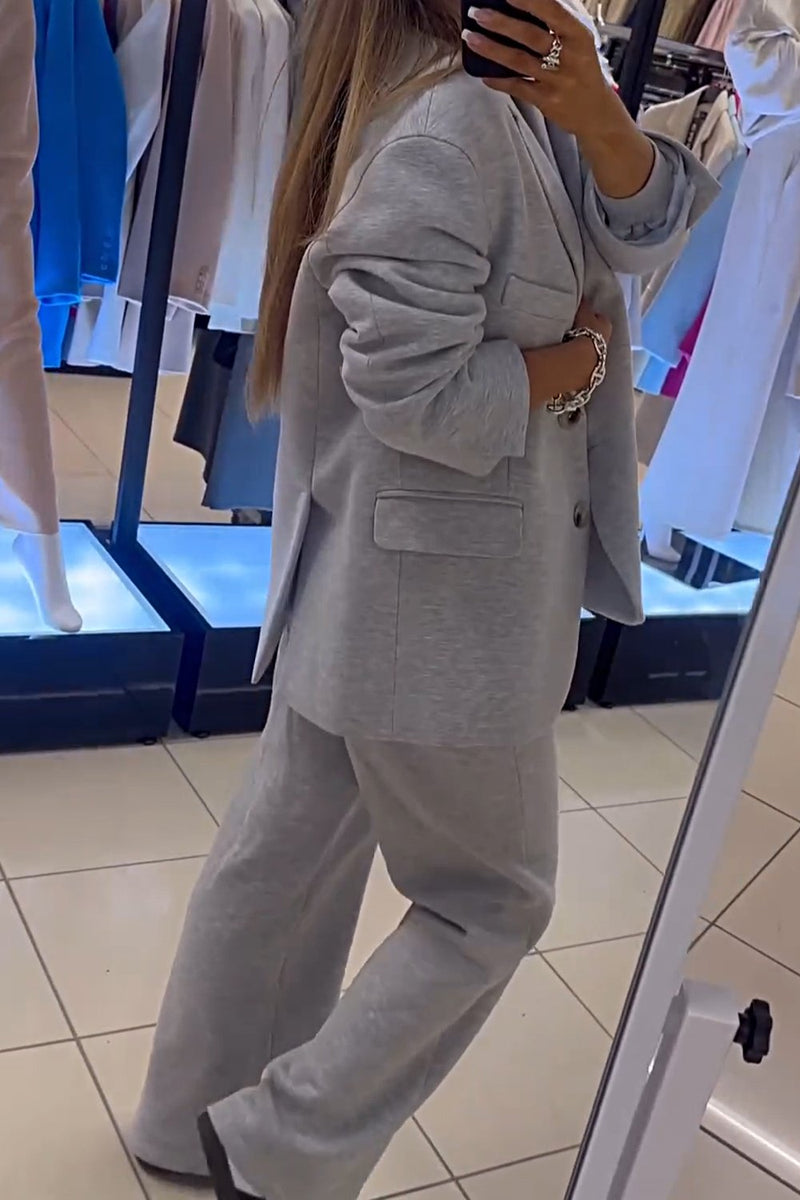 Well Tailored Jacket with a Graceful Silhouette