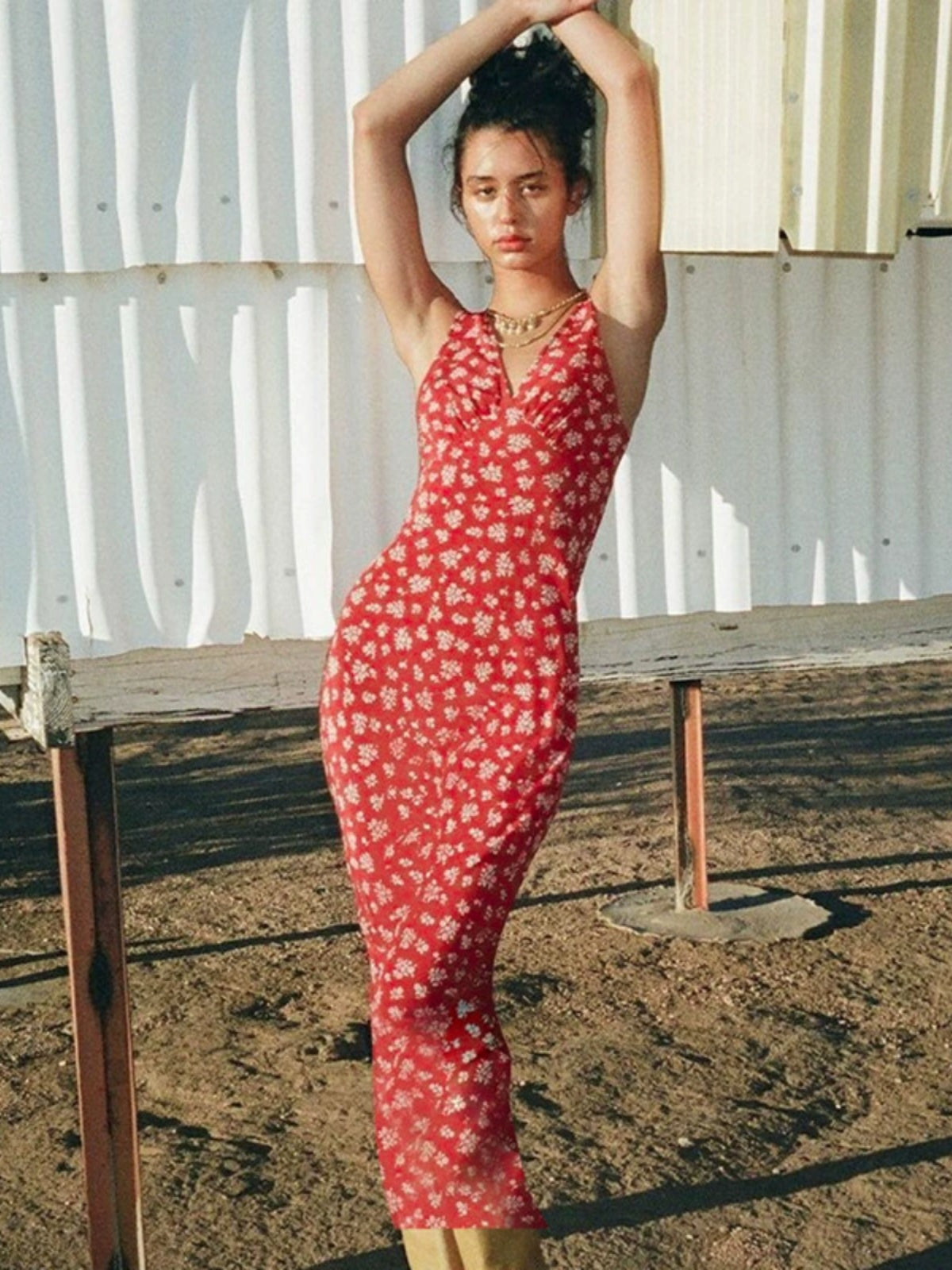 Beautifully Finished Dress in a Timeless Design