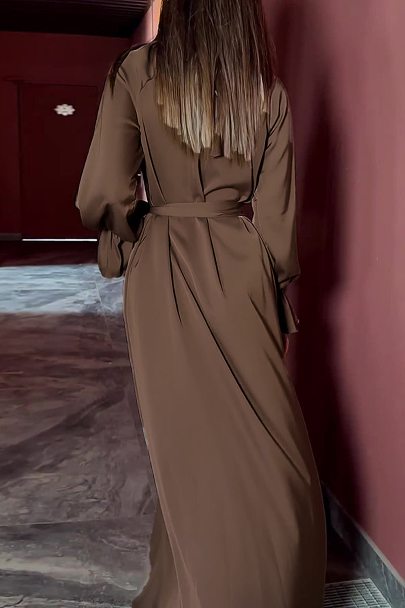 Beautifully Finished Dress in a Timeless Design