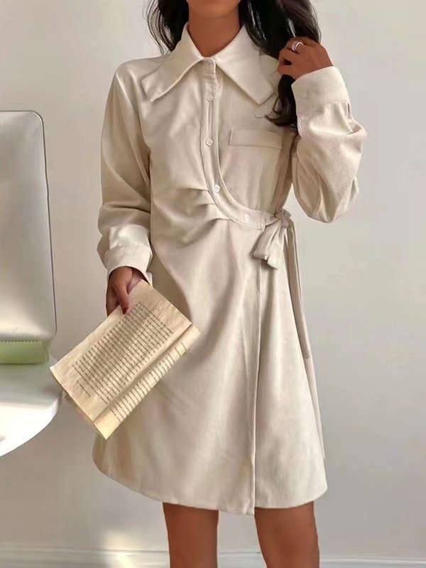 Well Tailored Dress with a Graceful Silhouette