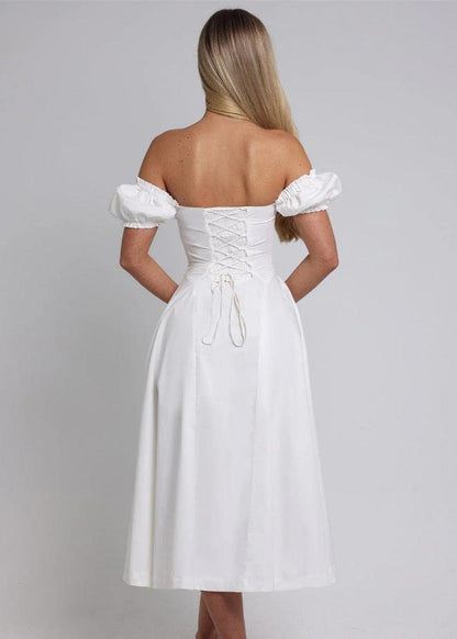 Classic Vintage Dress with a Flattering Fit