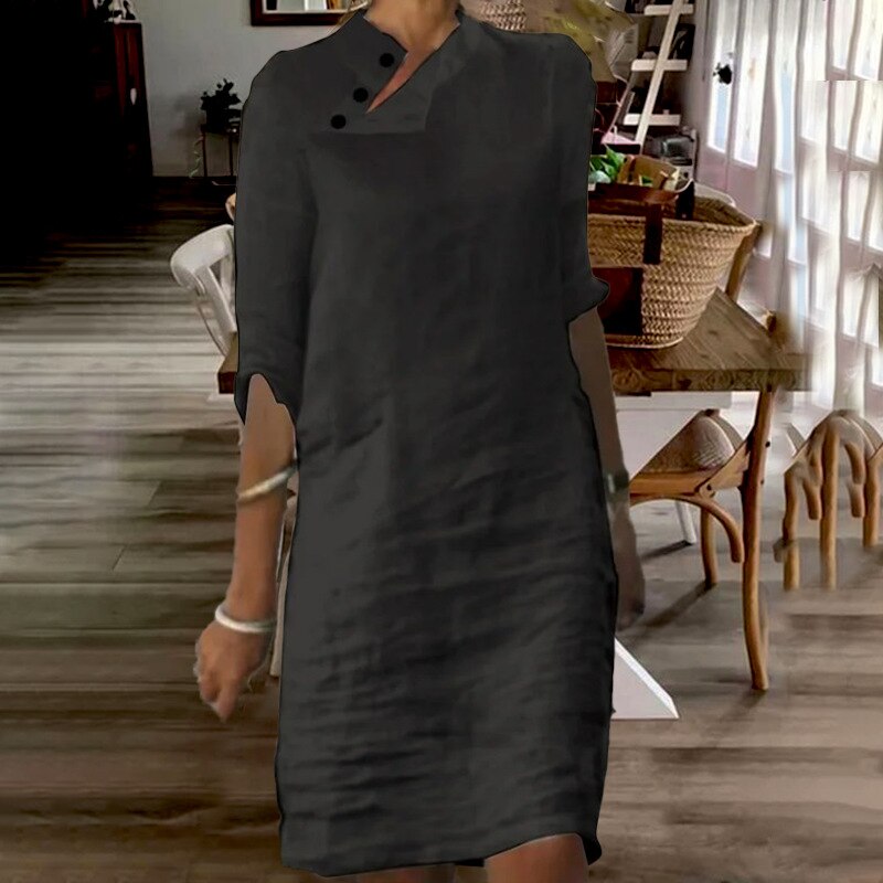 Classic Vintage Dress with a Flattering Fit